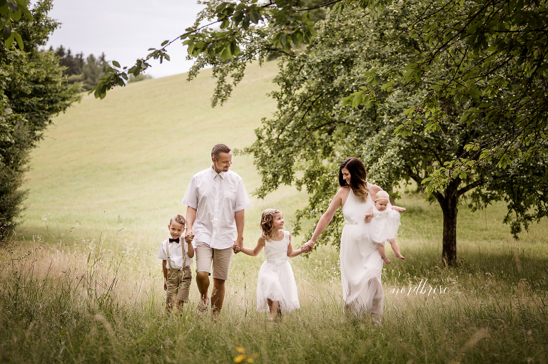 Fotogarten in Nöchling | Atelier nordbrise Fotografie | Natürliche einzigartige Familienfotos im Raum Melk | Neugeborenenfotograf Babyfotograf Familienfotograf